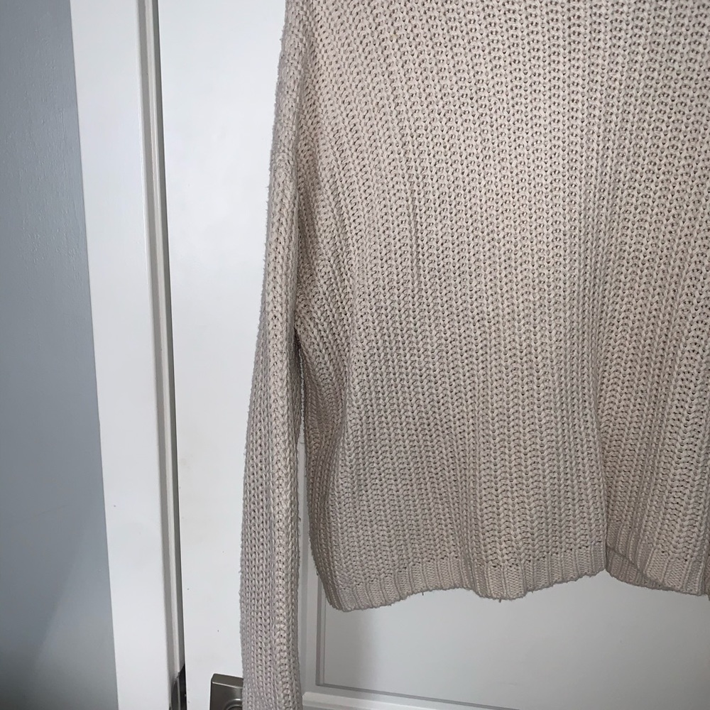 sweater - Picture 4 of 4